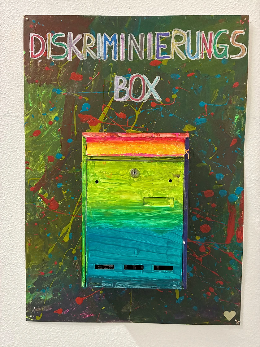 Bild zeigt die Diskriminierungsbox der Schule Oderstraße